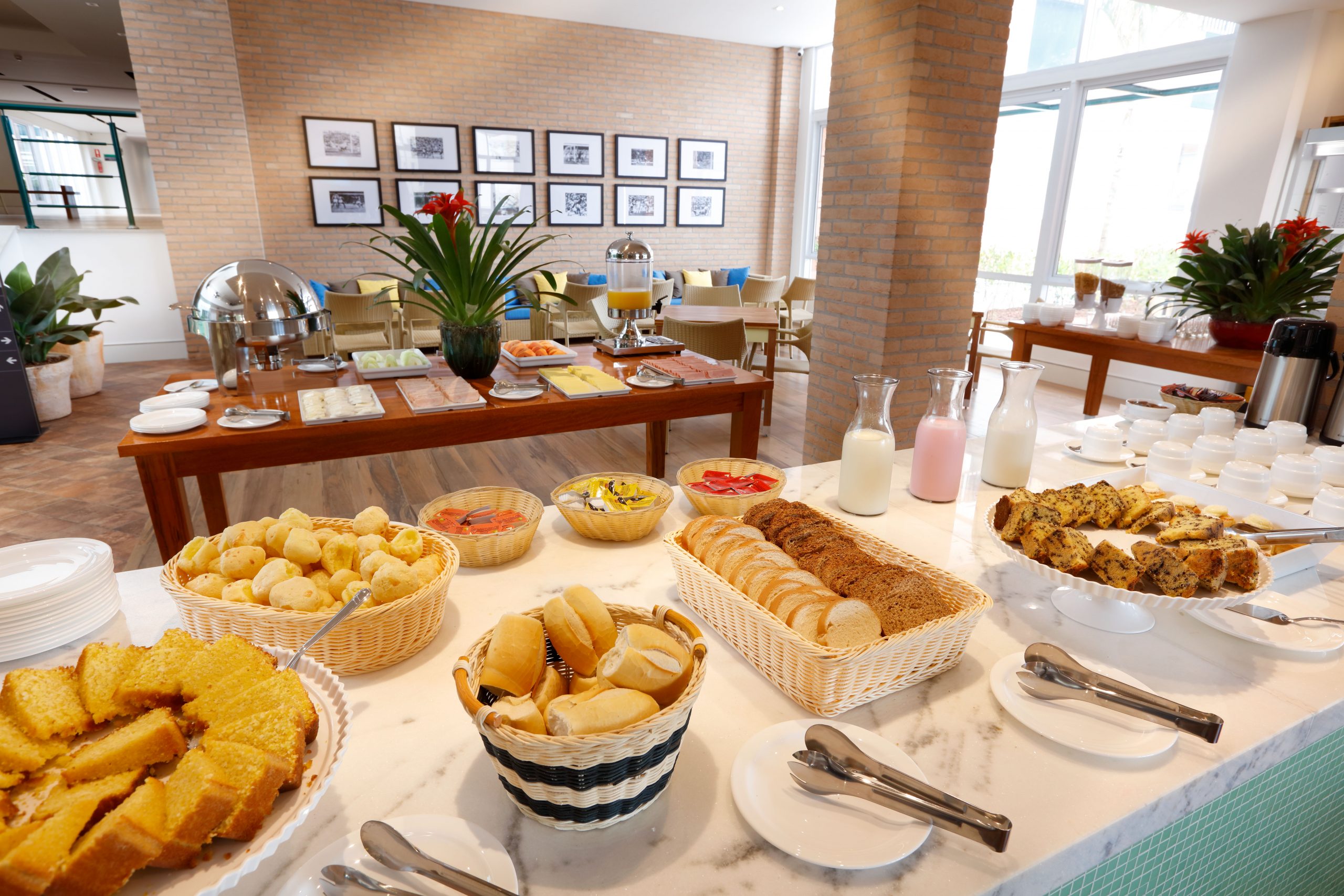 café da manhã hotel vitoria express dom pedro
