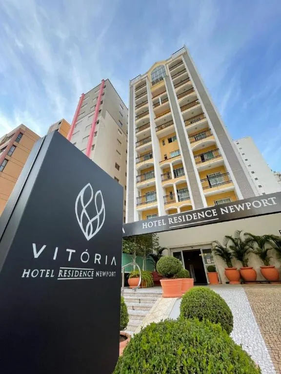 Fachada do Vitória Hotel Residence Newport