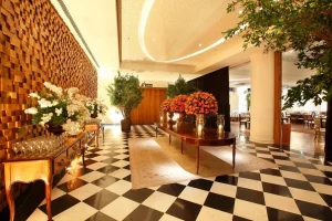 Espaço para casamentos em Campinas - foto do salão principal do Vitória Hall decorado para casamento.