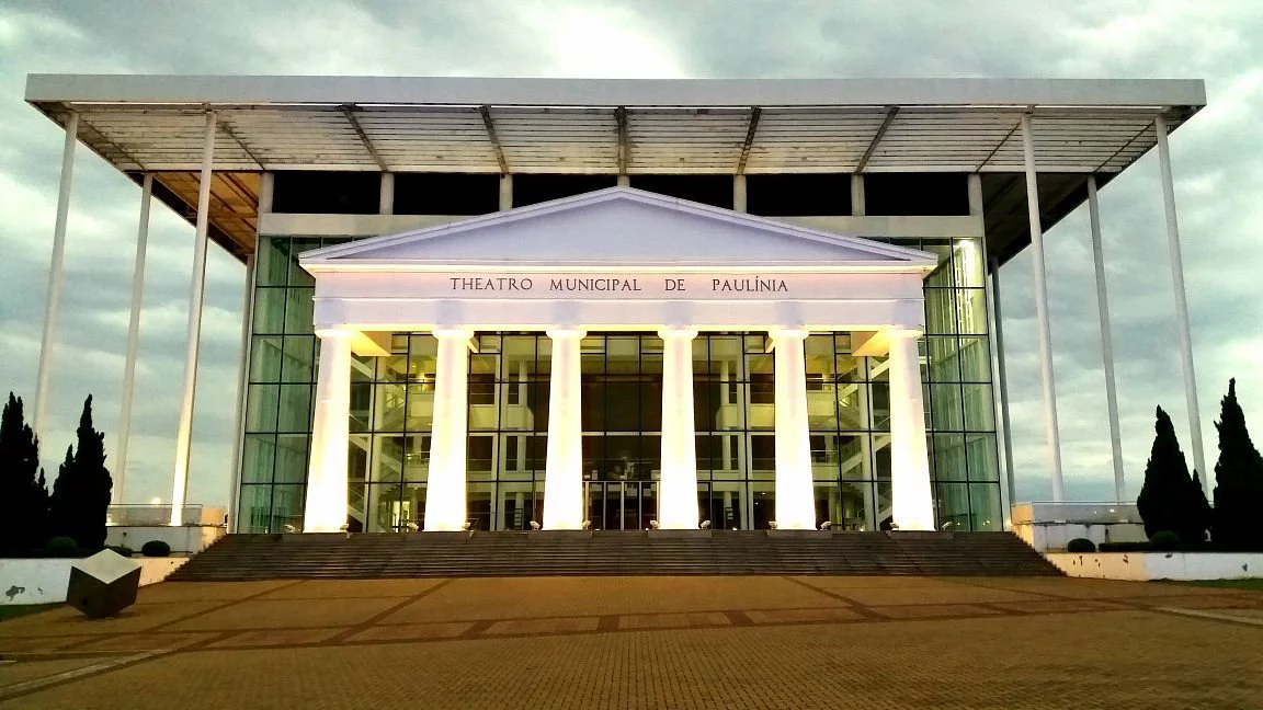 fachada do teatro municipal de paulínia