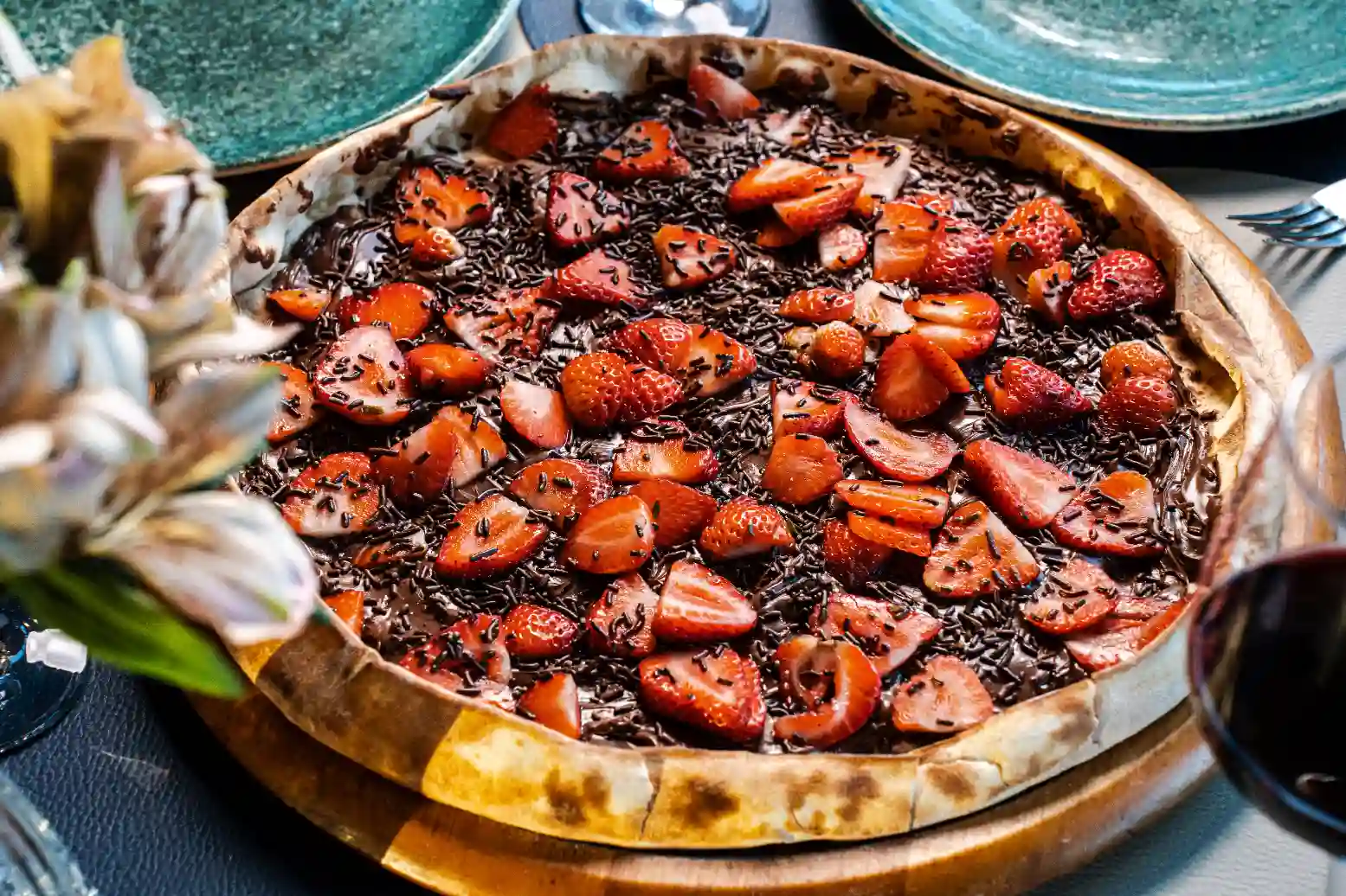 pizza doce de chocolate e morango